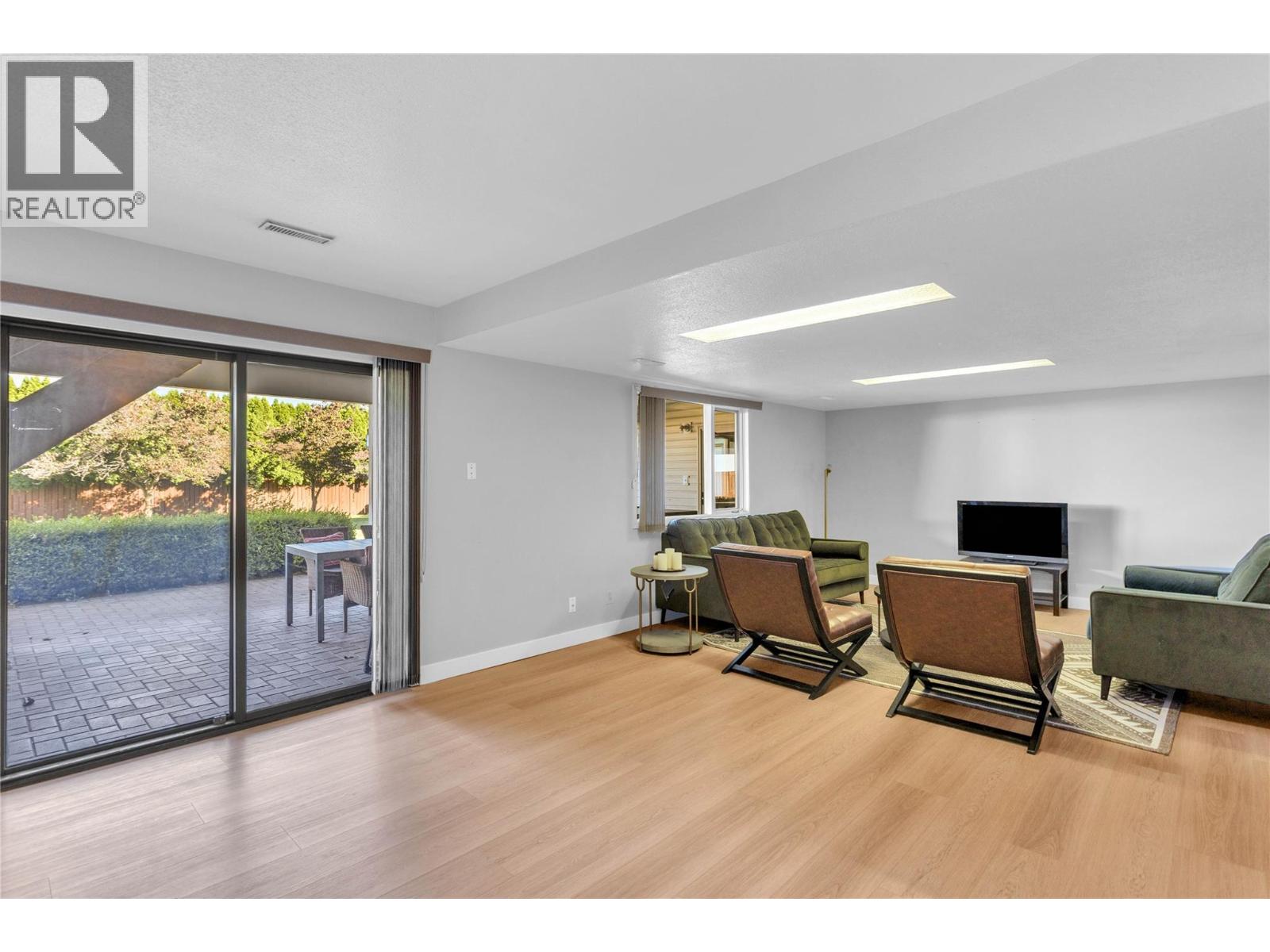 2245 Thacker Drive, West Kelowna, British Columbia  V1Z 1V5 - Photo 34 - 10401089