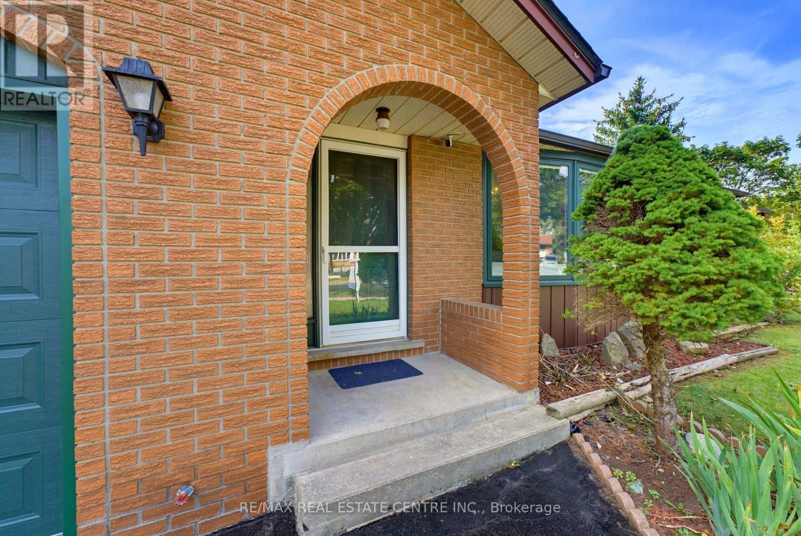 35 Windy Ridge Drive, Kitchener, Ontario  N2P 1R9 - Photo 7 - X13800112