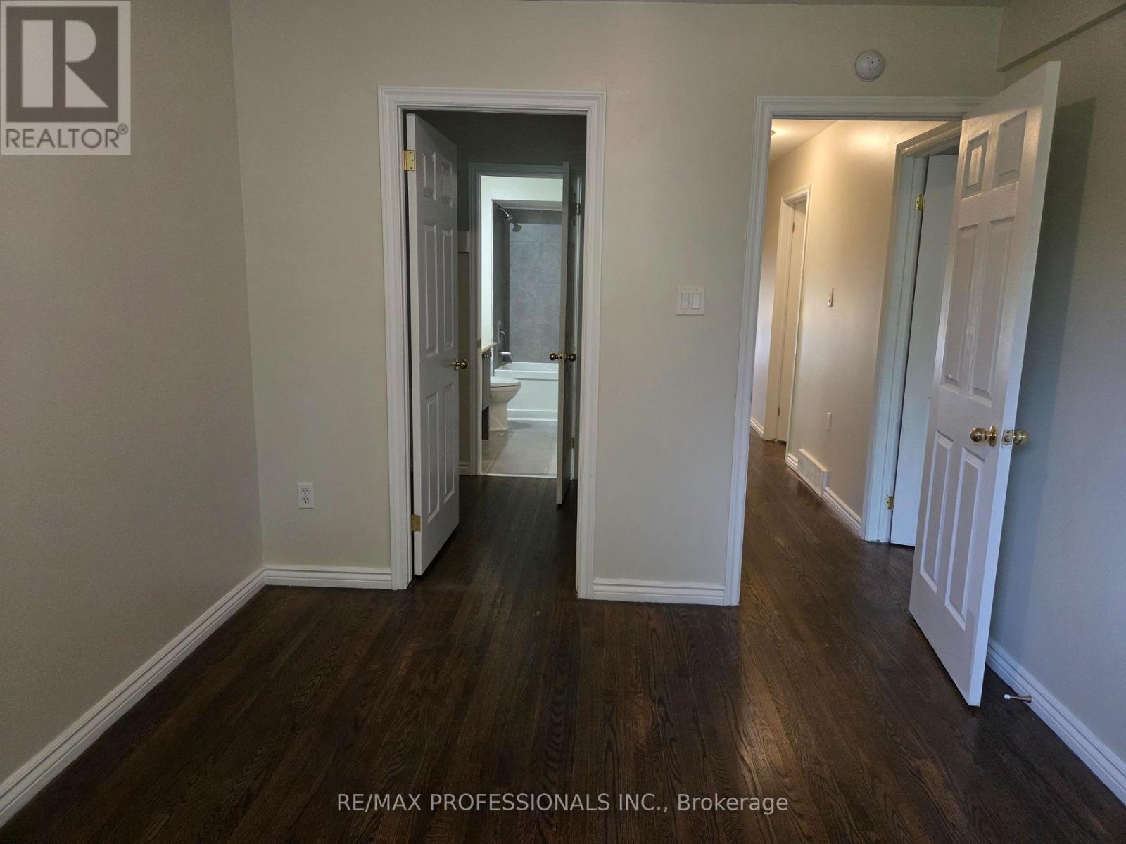 Upper - 881 Lawrence Road, Hamilton, Ontario  L8K 2A4 - Photo 15 - X13800132