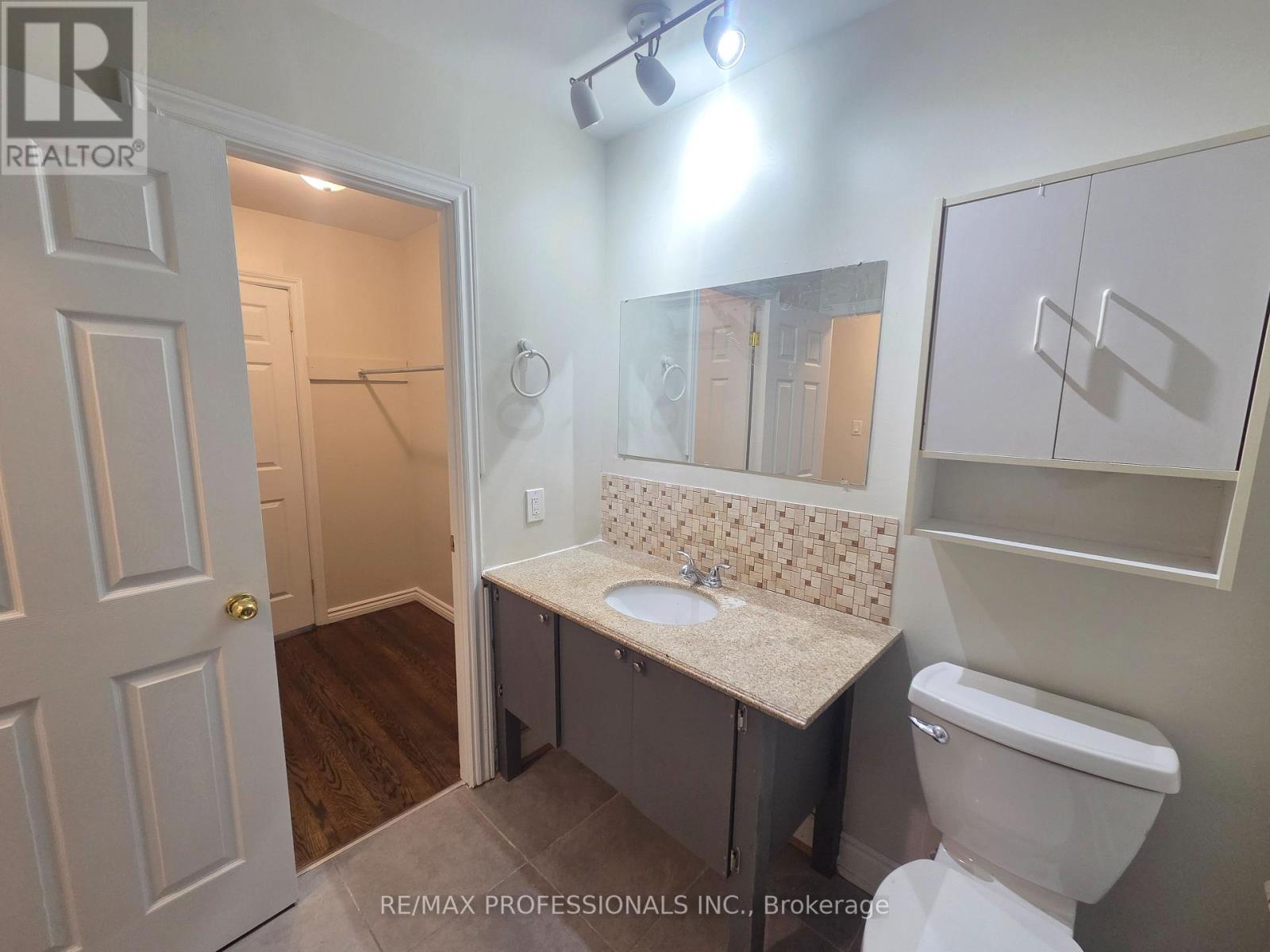 Upper - 881 Lawrence Road, Hamilton, Ontario  L8K 2A4 - Photo 21 - X13800132