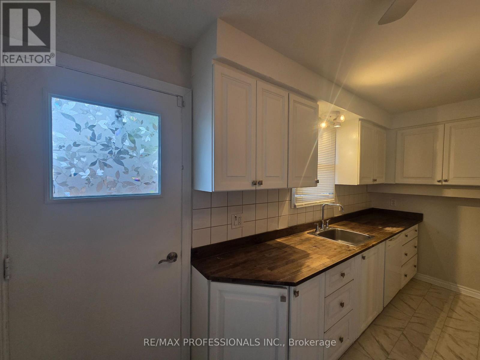 Upper - 881 Lawrence Road, Hamilton, Ontario  L8K 2A4 - Photo 22 - X13800132
