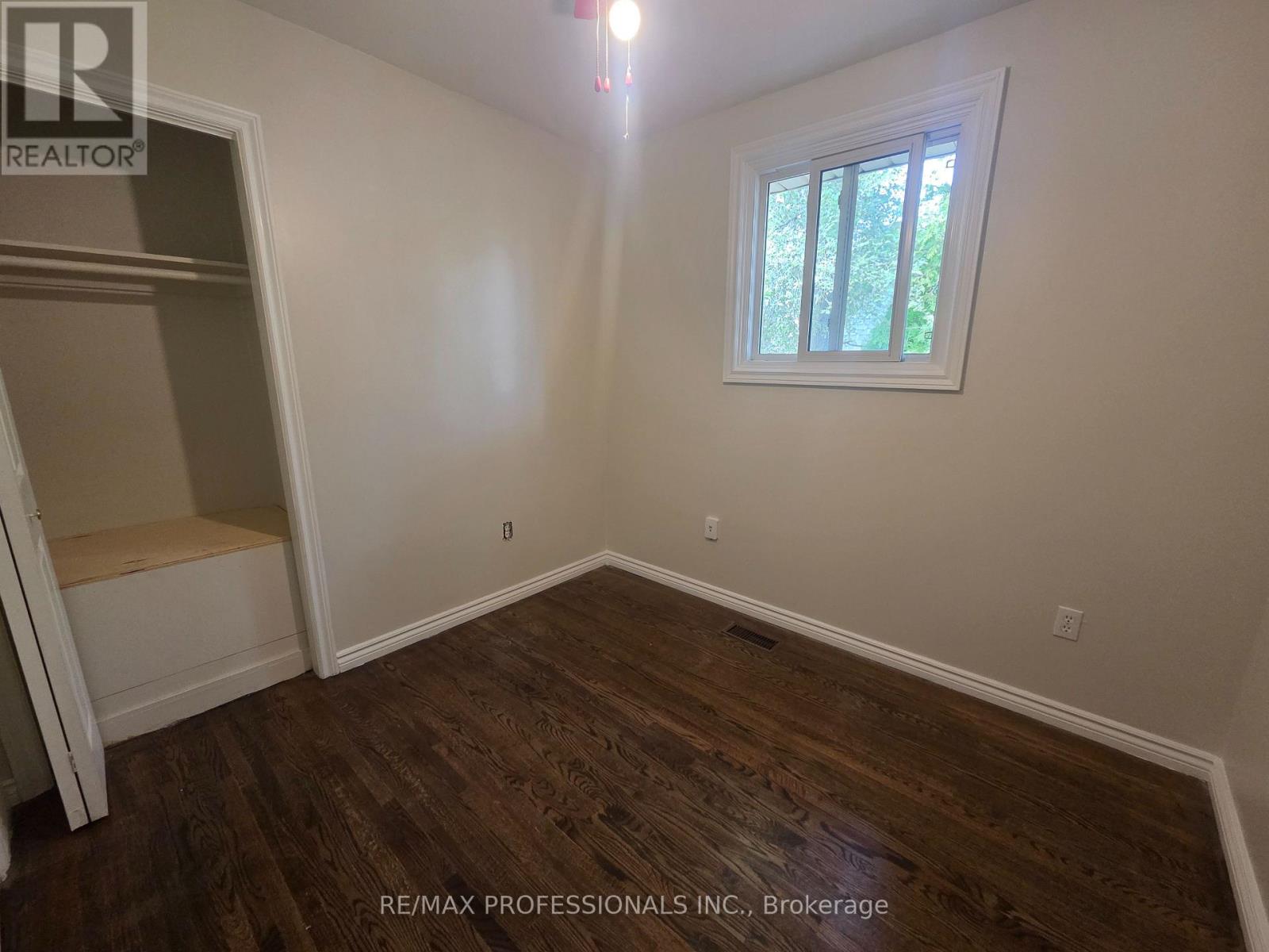 Upper - 881 Lawrence Road, Hamilton, Ontario  L8K 2A4 - Photo 9 - X13800132