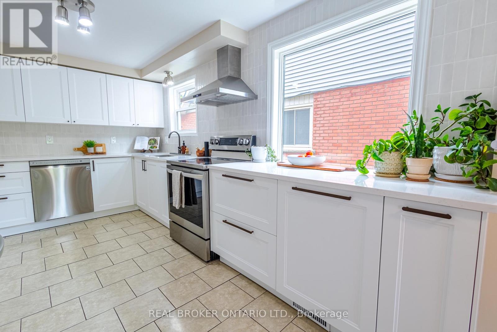 14 Pamela Place, Guelph (Willow West/sugarbush/west Acres), Ontario  N1H 8E1 - Photo 13 - X13800176