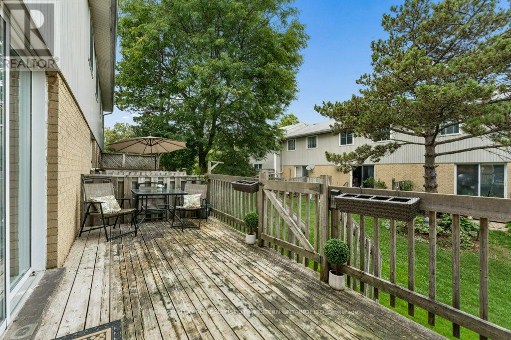 4 - 255 Northlake Drive, Waterloo, Ontario  N2V 1Z2 - Photo 28 - X13800202
