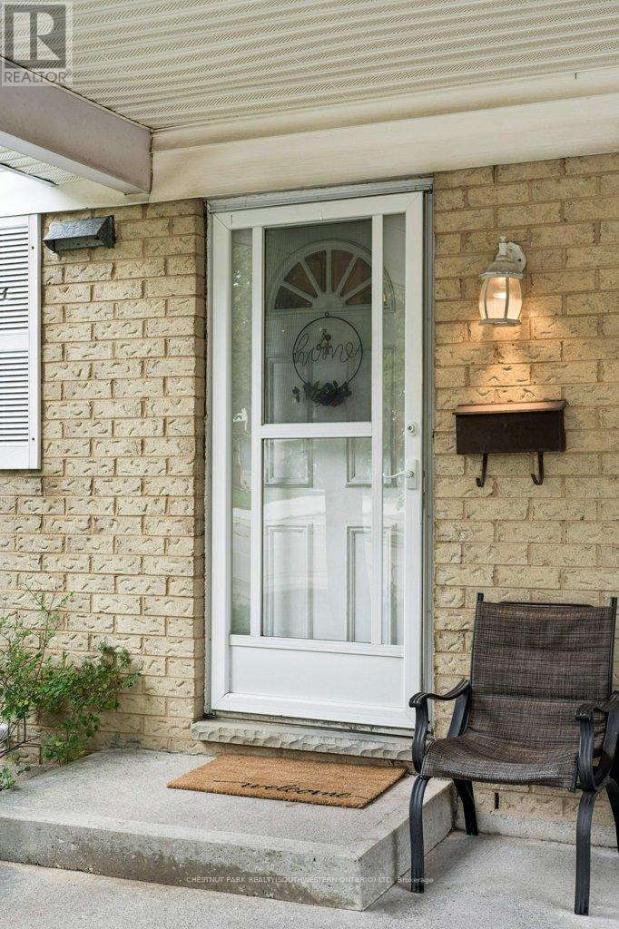 4 - 255 Northlake Drive, Waterloo, Ontario  N2V 1Z2 - Photo 3 - X13800202