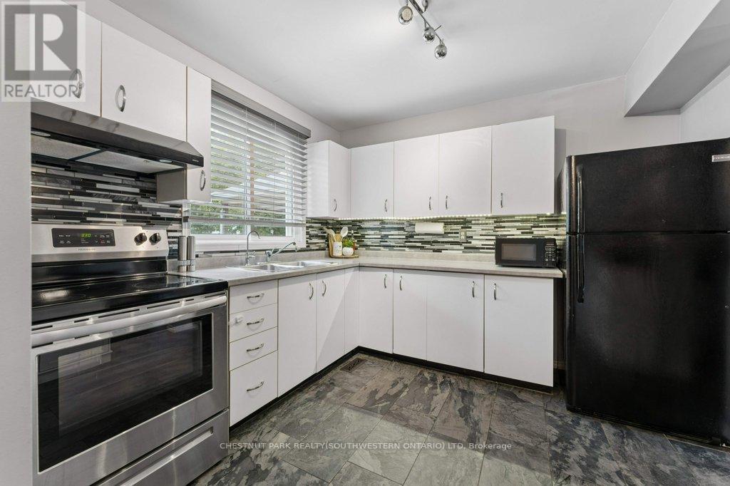 4 - 255 Northlake Drive, Waterloo, Ontario  N2V 1Z2 - Photo 9 - X13800202