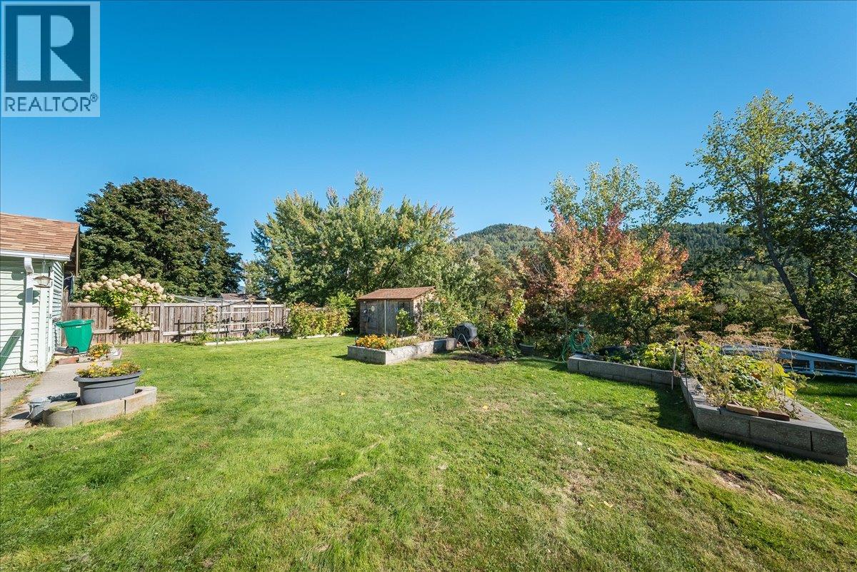 160 Oxford Road, Warfield, British Columbia  V1R 2T3 - Photo 19 - 10401085