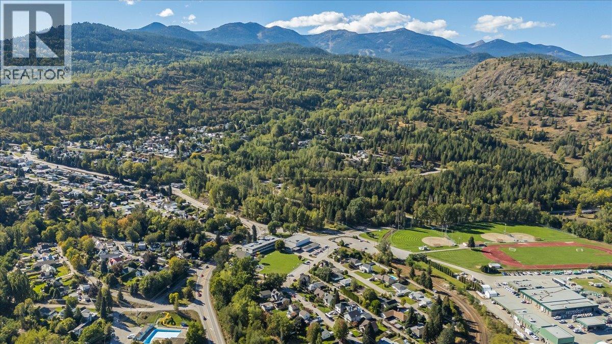 160 Oxford Road, Warfield, British Columbia  V1R 2T3 - Photo 23 - 10401085