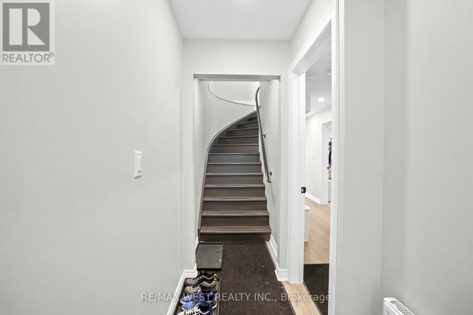 34 Sweet Oak Court, Brampton, Ontario  L6Y 3S5 - Photo 17 - W13800146