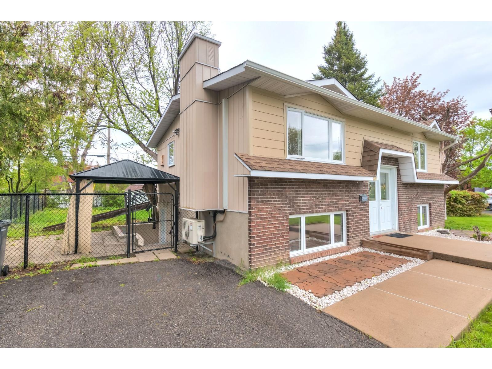 329 Rue Duquette Châteauguay Quebec Canada J6J2C1 2
