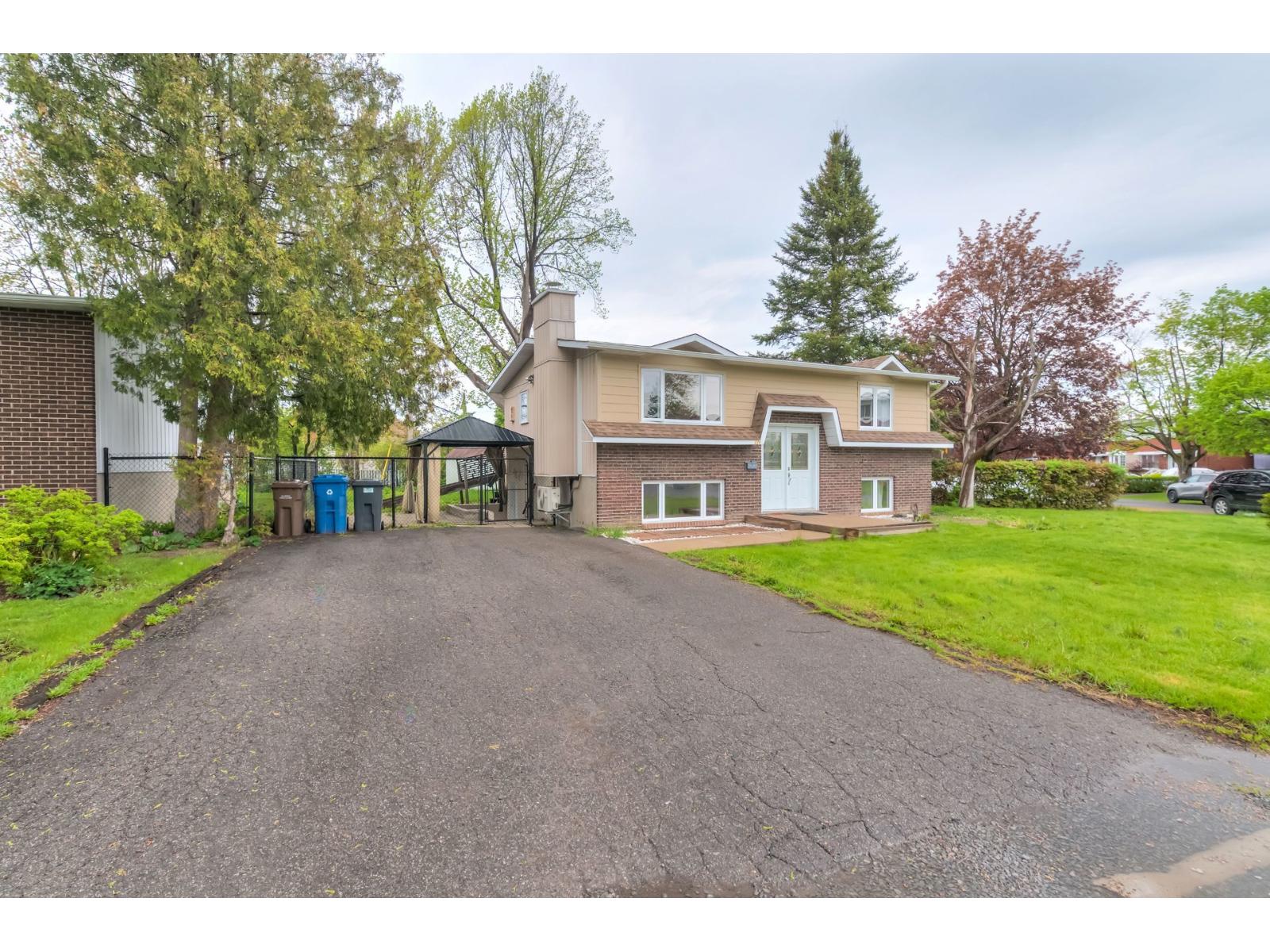 329 Rue Duquette Châteauguay Quebec Canada J6J2C1 1
