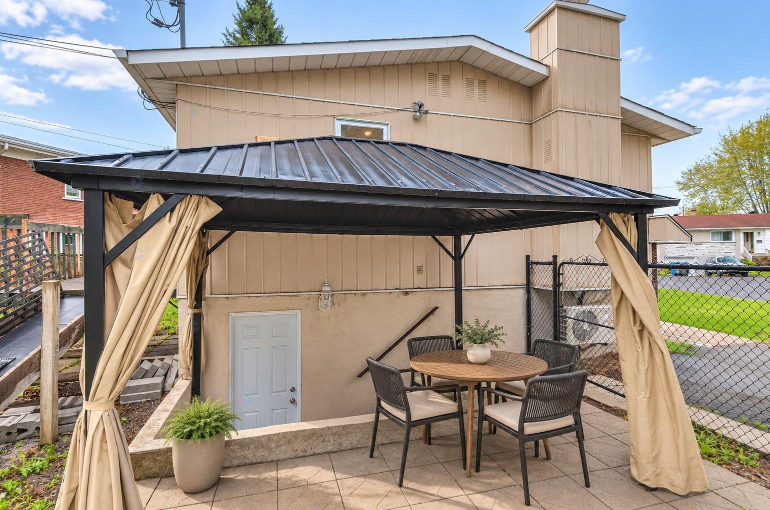 329 Rue Duquette Châteauguay Quebec Canada J6J2C1 3