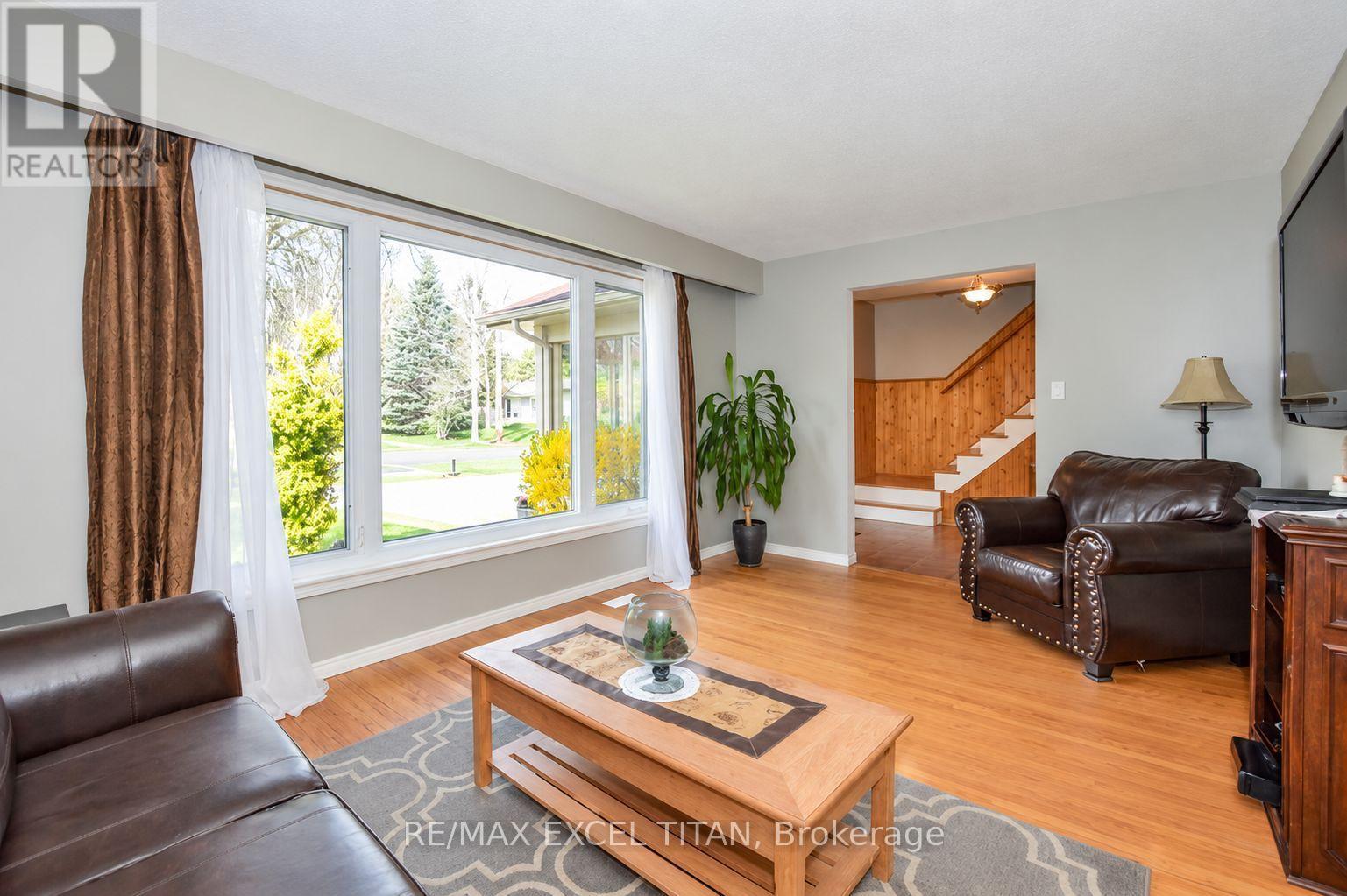 62 Delaware Avenue, Guelph, Ontario  N1E 3V8 - Photo 3 - X13798670