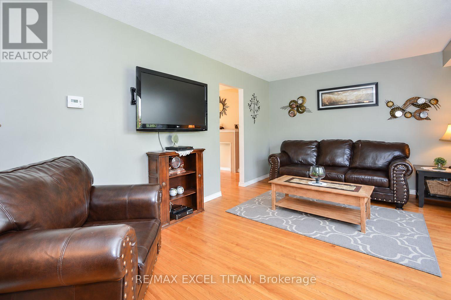 62 Delaware Avenue, Guelph, Ontario  N1E 3V8 - Photo 4 - X13798670