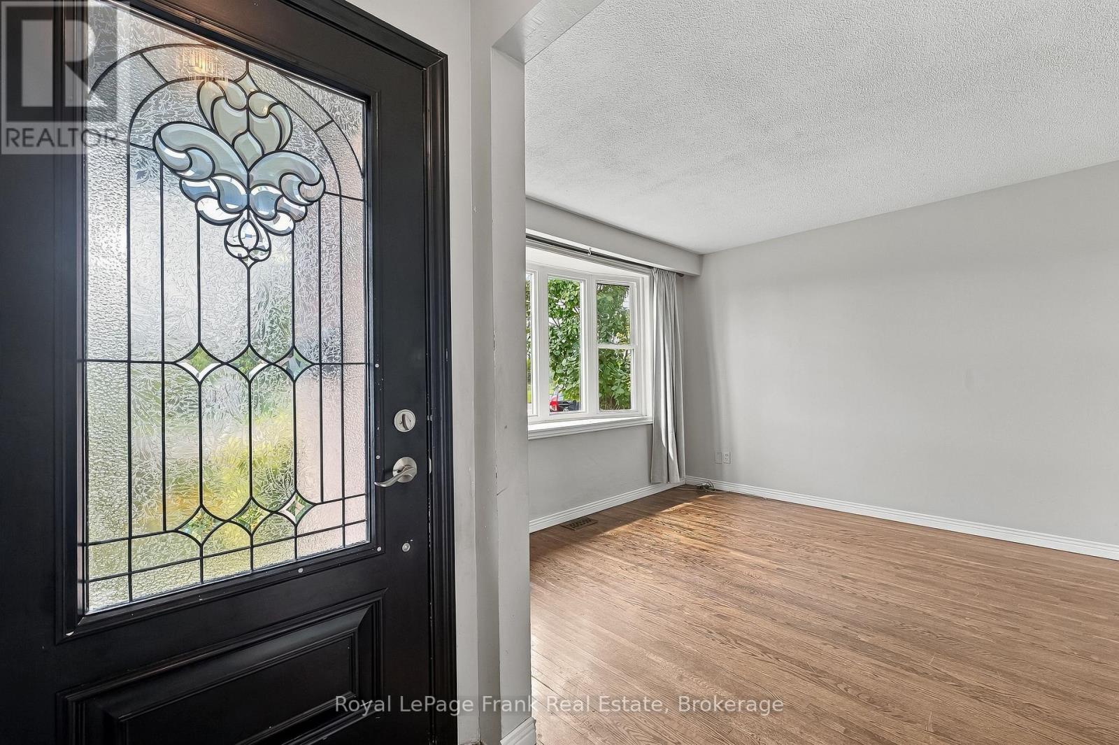 1317 Park Road S, Oshawa (Lakeview), Ontario  L1J 4K3 - Photo 3 - E13800268