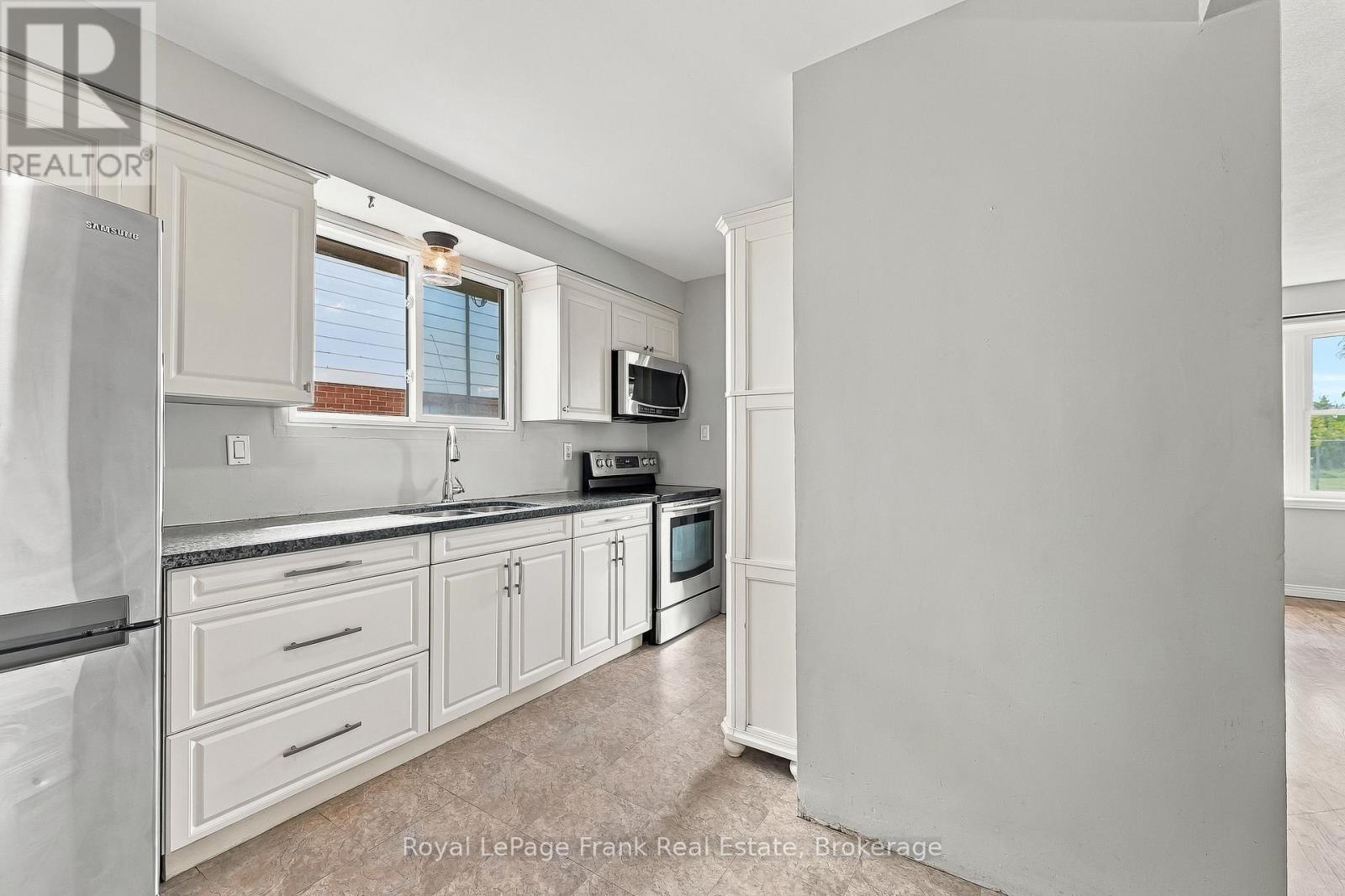 1317 Park Road S, Oshawa (Lakeview), Ontario  L1J 4K3 - Photo 9 - E13800268
