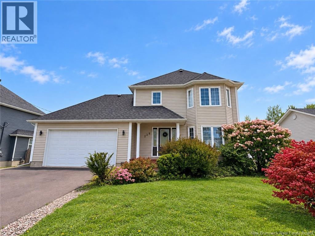 228 Rennick Road, Moncton, New Brunswick  E1G 4Y1 - Photo 2 - NB138590