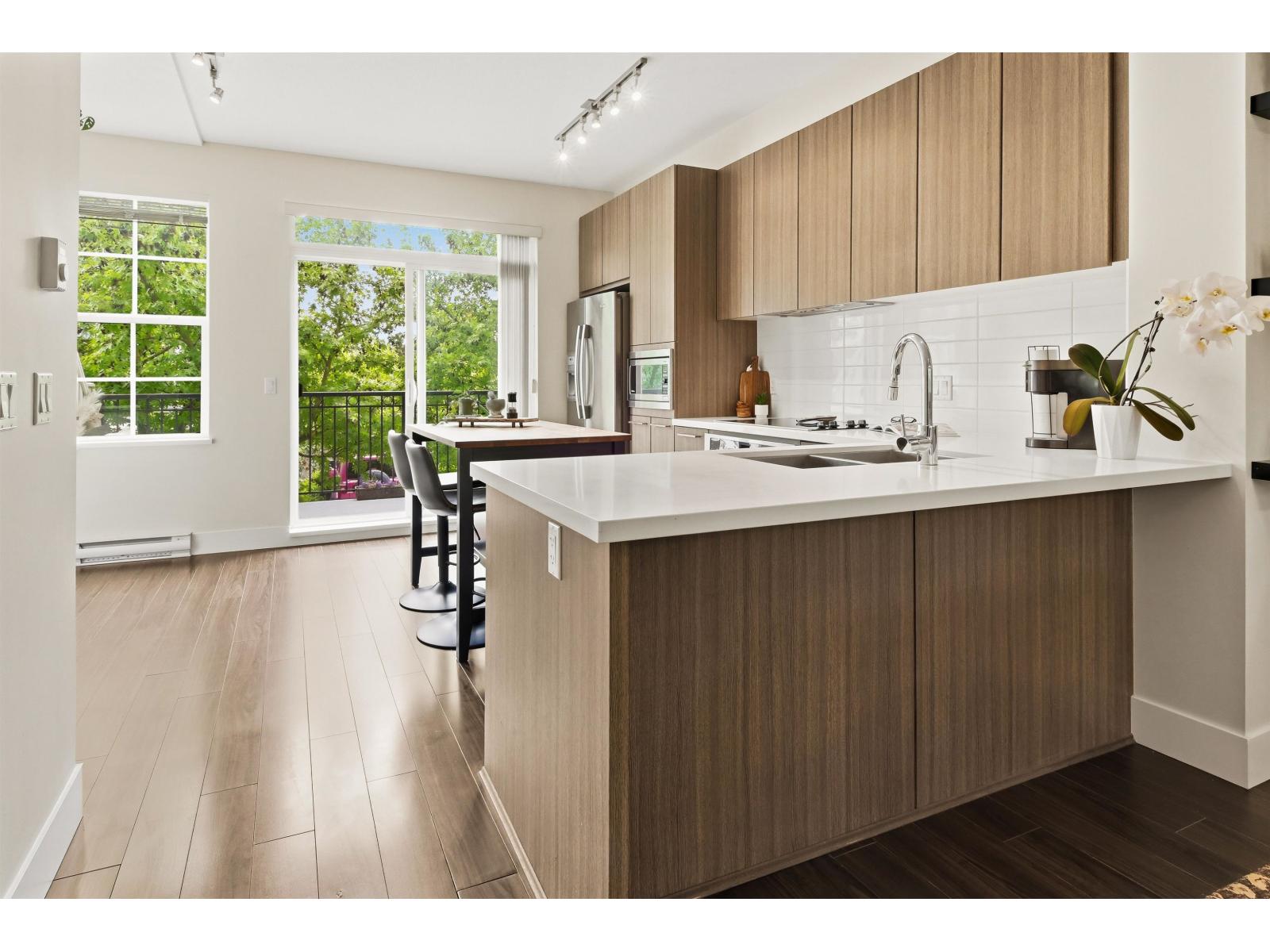 20 3399 151ST STREET photo 6