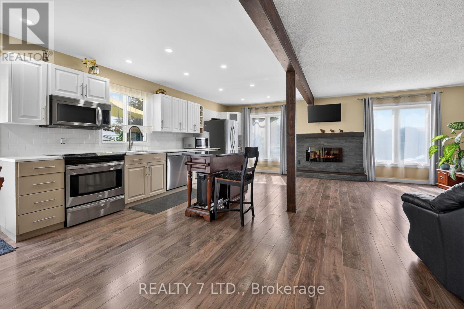 54 Cowan Drive, Thorold, Ontario  L2V 4Y9 - Photo 5 - X13800282