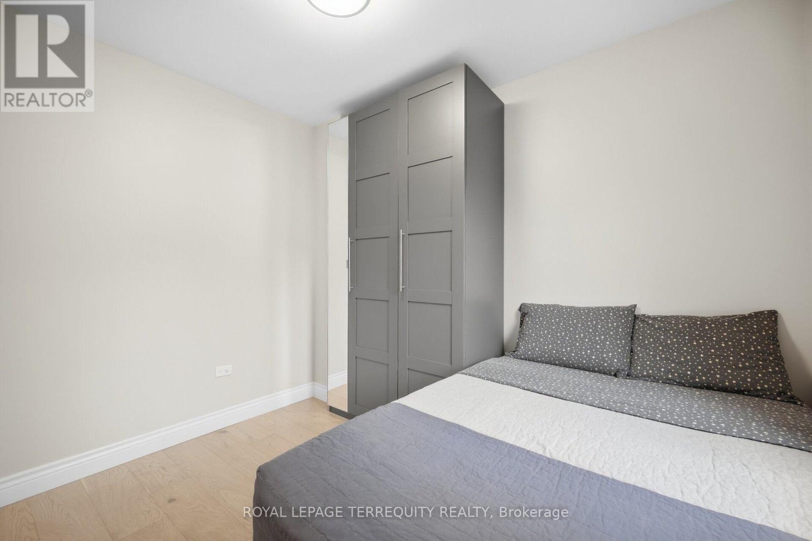 350 Lumsden Avenue, Toronto, Ontario  M4C 2L3 - Photo 31 - E13800316