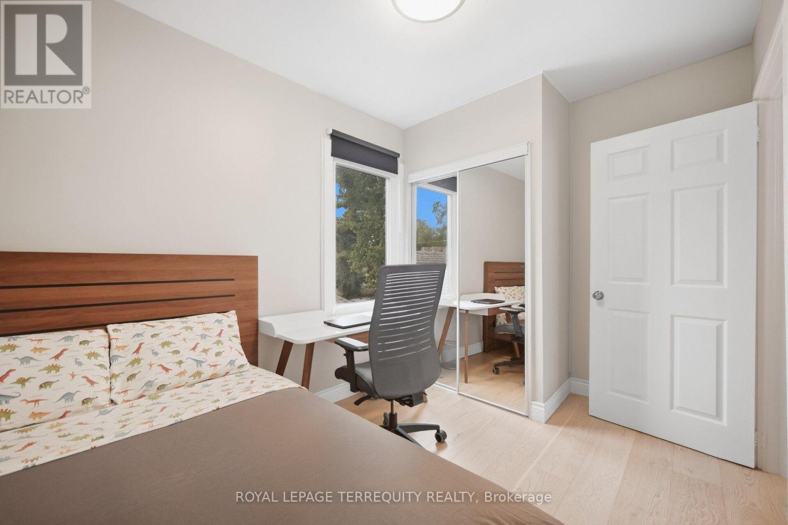 350 Lumsden Avenue, Toronto, Ontario  M4C 2L3 - Photo 33 - E13800316