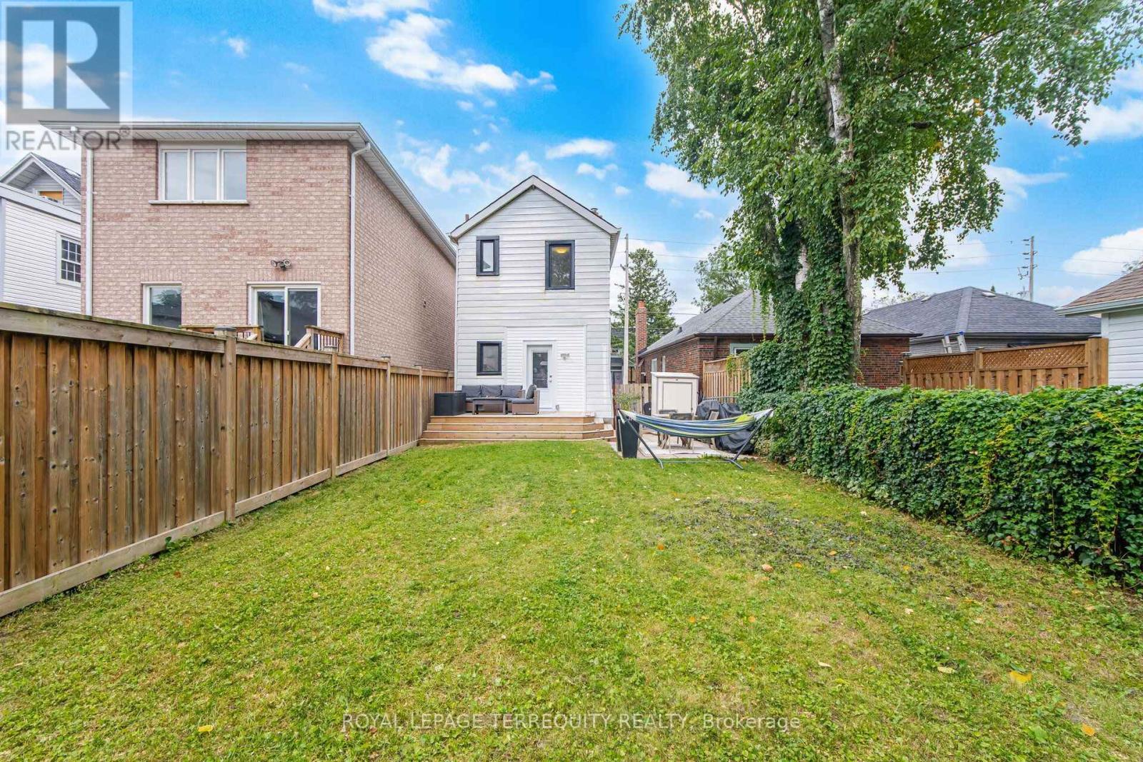 350 Lumsden Avenue, Toronto, Ontario  M4C 2L3 - Photo 40 - E13800316