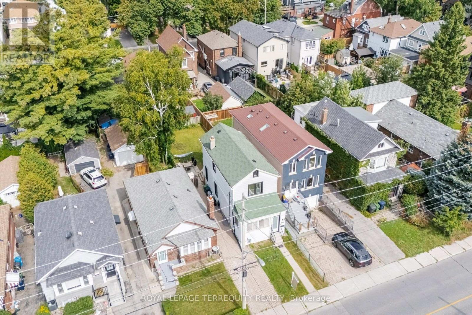 350 Lumsden Avenue, Toronto, Ontario  M4C 2L3 - Photo 41 - E13800316