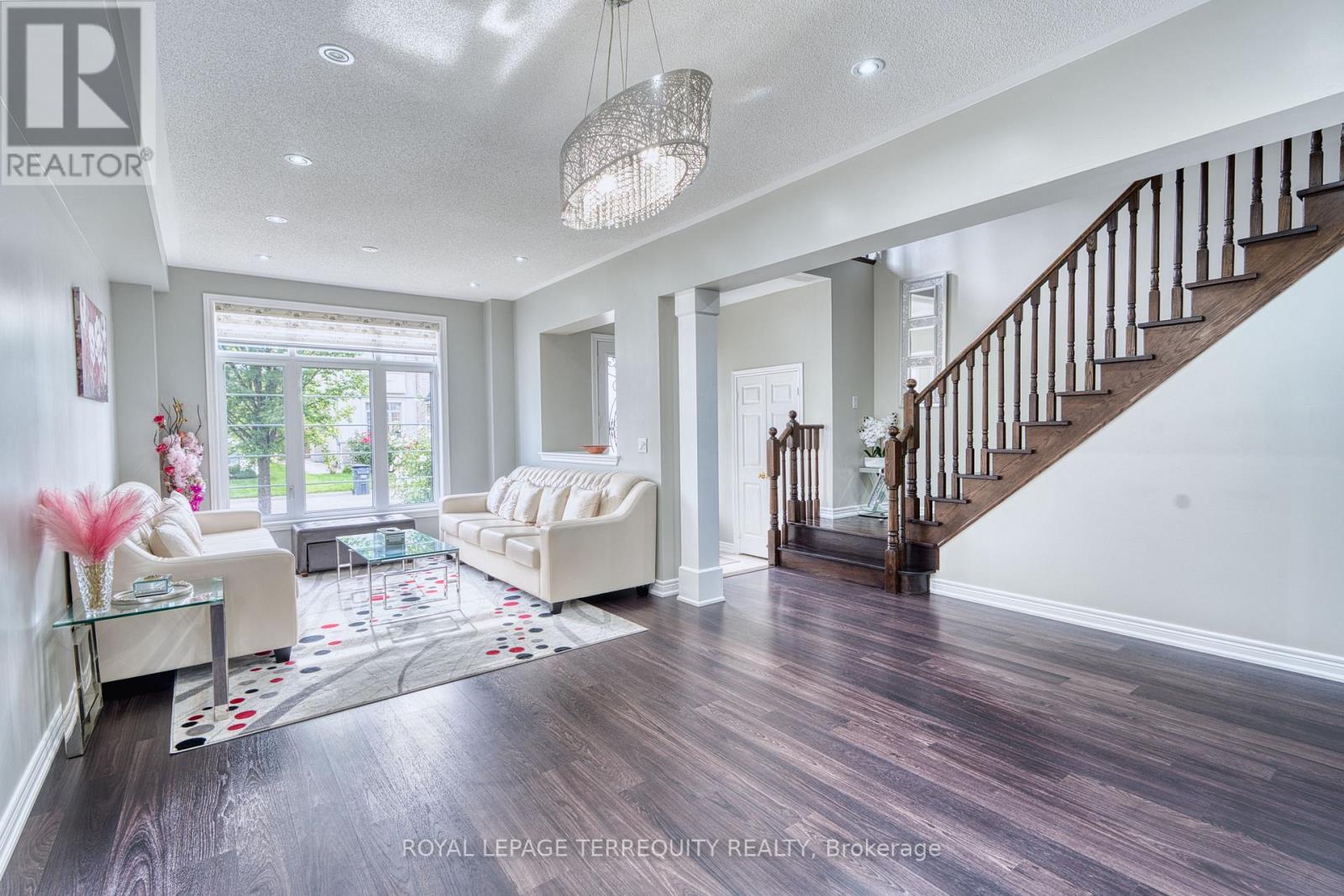 38 Rhapsody Crescent, Brampton, Ontario  L6P 4E8 - Photo 6 - W13800290
