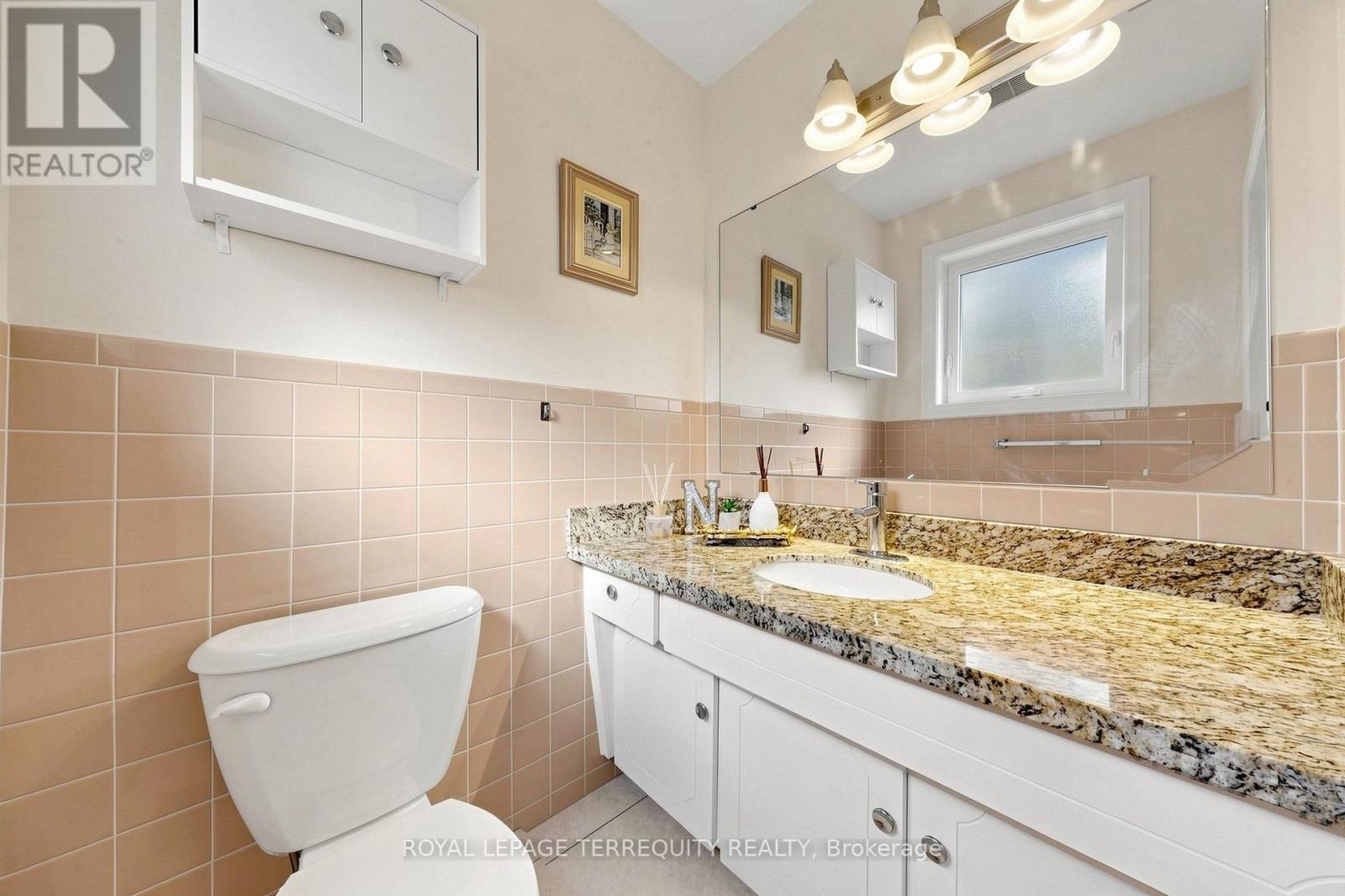 6 Fulwell Crescent, Toronto, Ontario  M3J 1Y3 - Photo 22 - W13800336