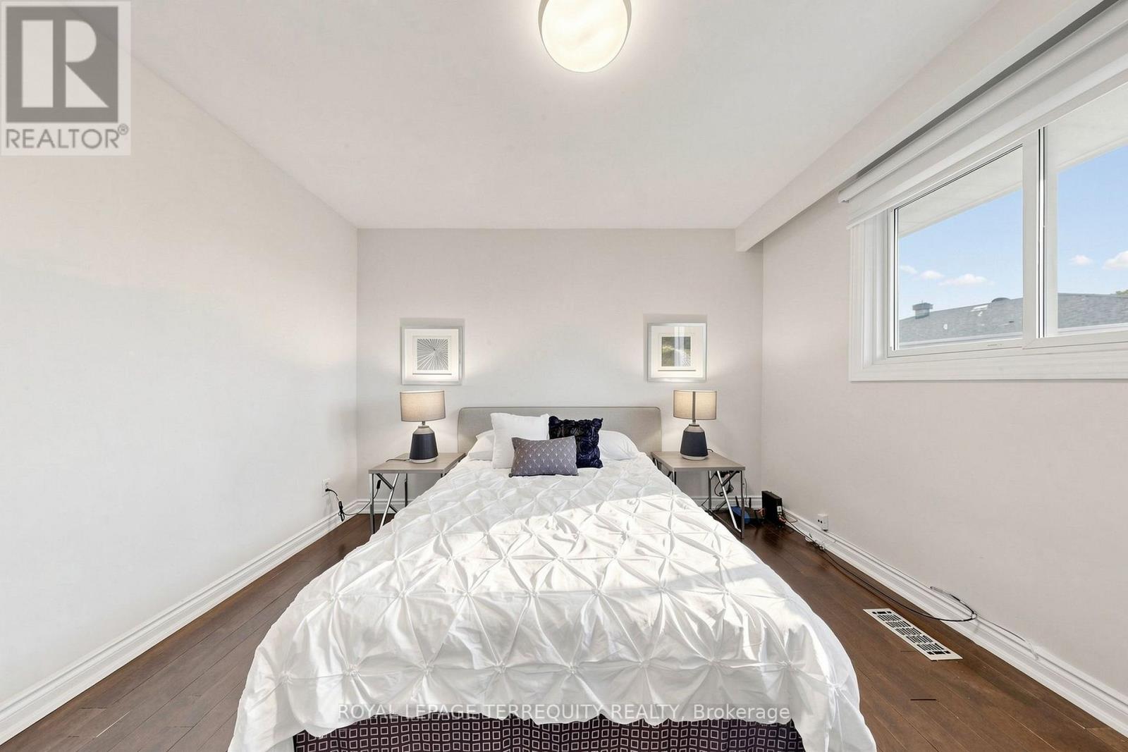 6 Fulwell Crescent, Toronto, Ontario  M3J 1Y3 - Photo 31 - W13800336