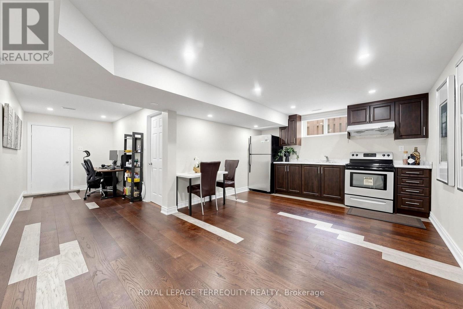 6 Fulwell Crescent, Toronto, Ontario  M3J 1Y3 - Photo 41 - W13800336