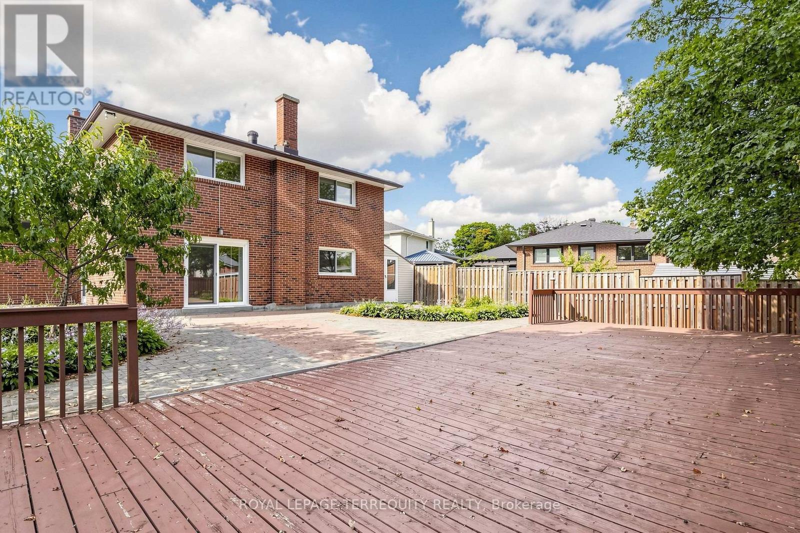 6 Fulwell Crescent, Toronto, Ontario  M3J 1Y3 - Photo 45 - W13800336