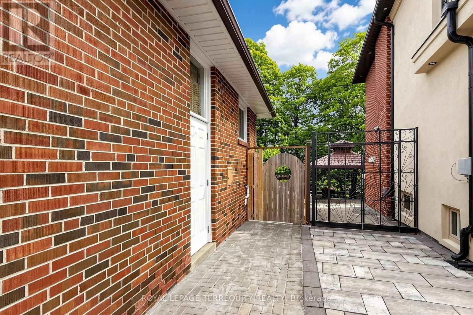 6 Fulwell Crescent, Toronto, Ontario  M3J 1Y3 - Photo 49 - W13800336