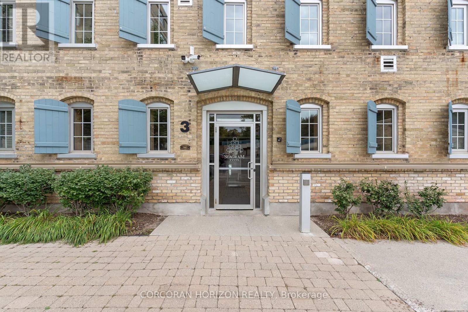 214 - 3 Father David Bauer Drive, Waterloo, Ontario  N2L 6M1 - Photo 2 - X13800330