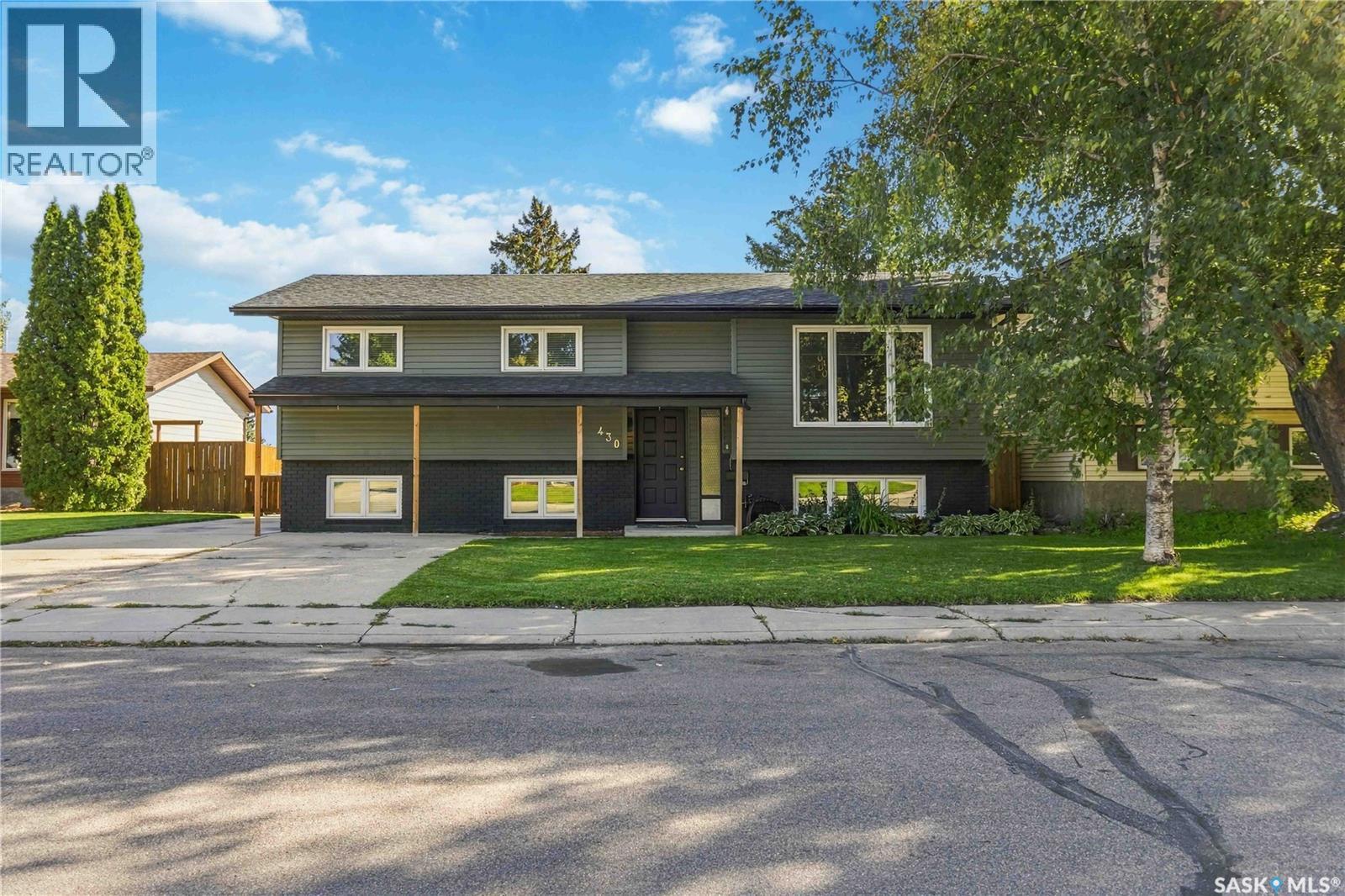 430 Ball Way, Saskatoon, Saskatchewan  S7K 6E7 - Photo 2 - SK048712