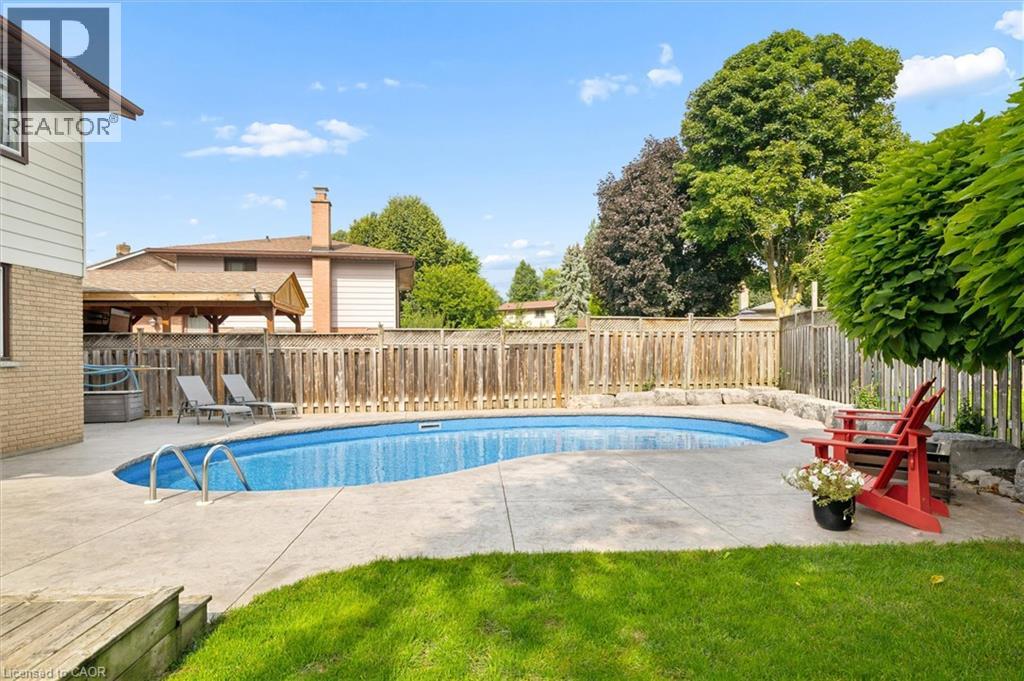 125 Martinglen Crescent, Kitchener, Ontario  N2E 2A3 - Photo 34 - 40863860