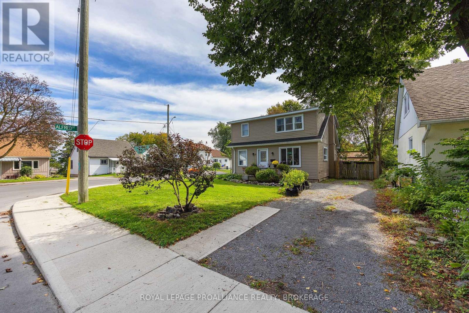 2 Dunkirk Avenue, Kingston, Ontario  K7K 2H4 - Photo 3 - X13797734