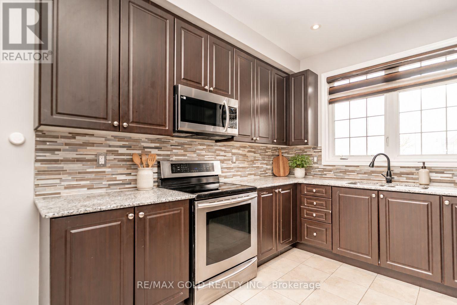 32 Rockman Crescent, Brampton, Ontario  L7A 4B4 - Photo 11 - W13768022