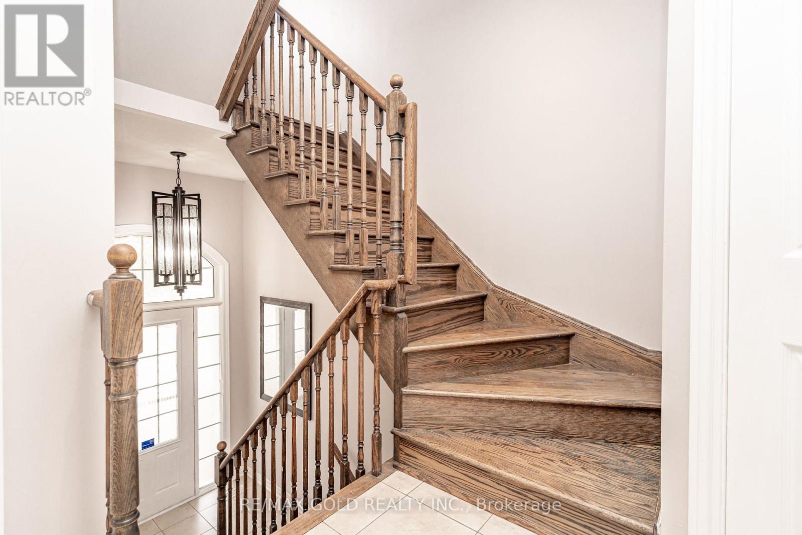 32 Rockman Crescent, Brampton, Ontario  L7A 4B4 - Photo 15 - W13768022