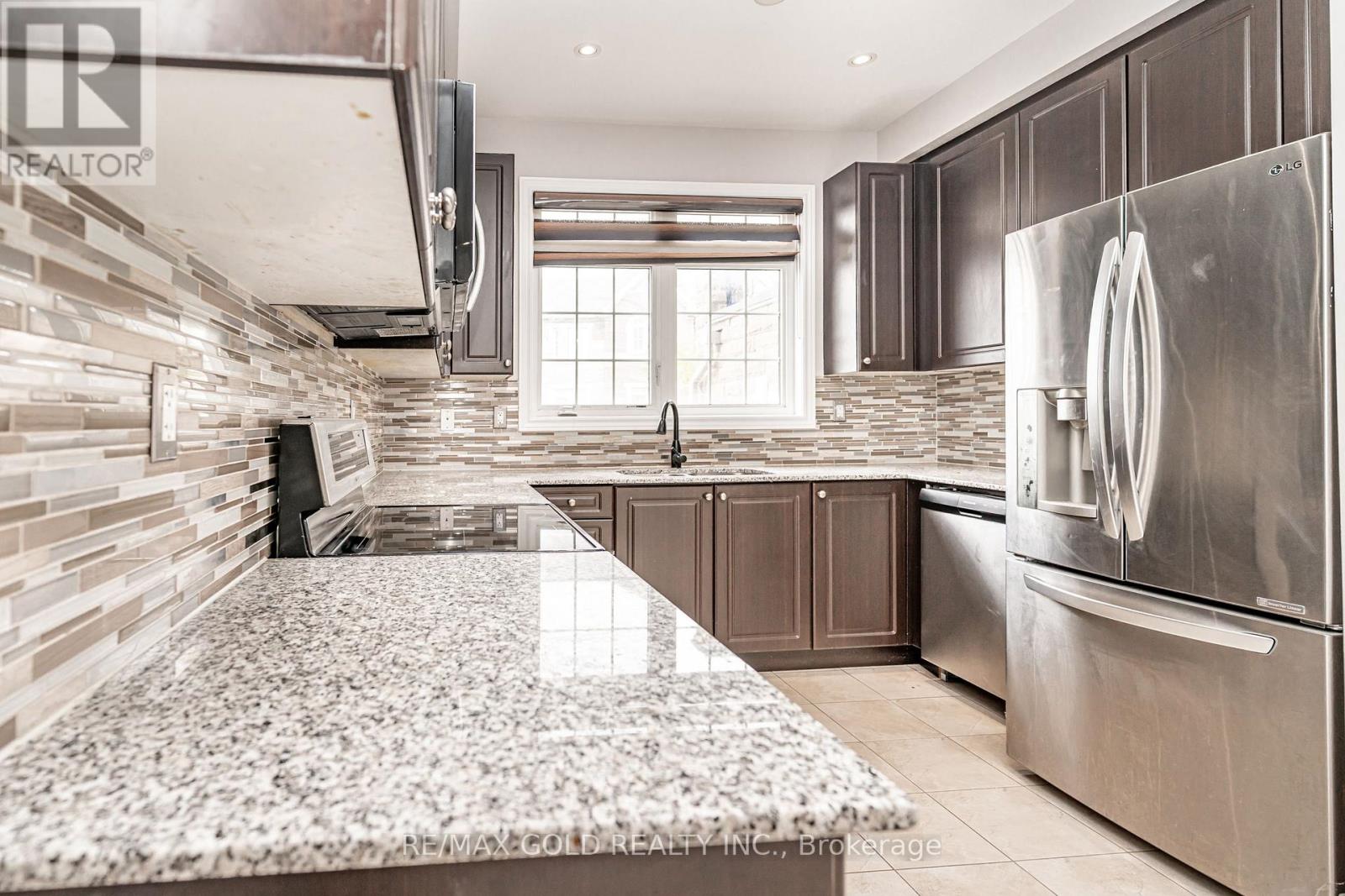 32 Rockman Crescent, Brampton, Ontario  L7A 4B4 - Photo 12 - W13768022