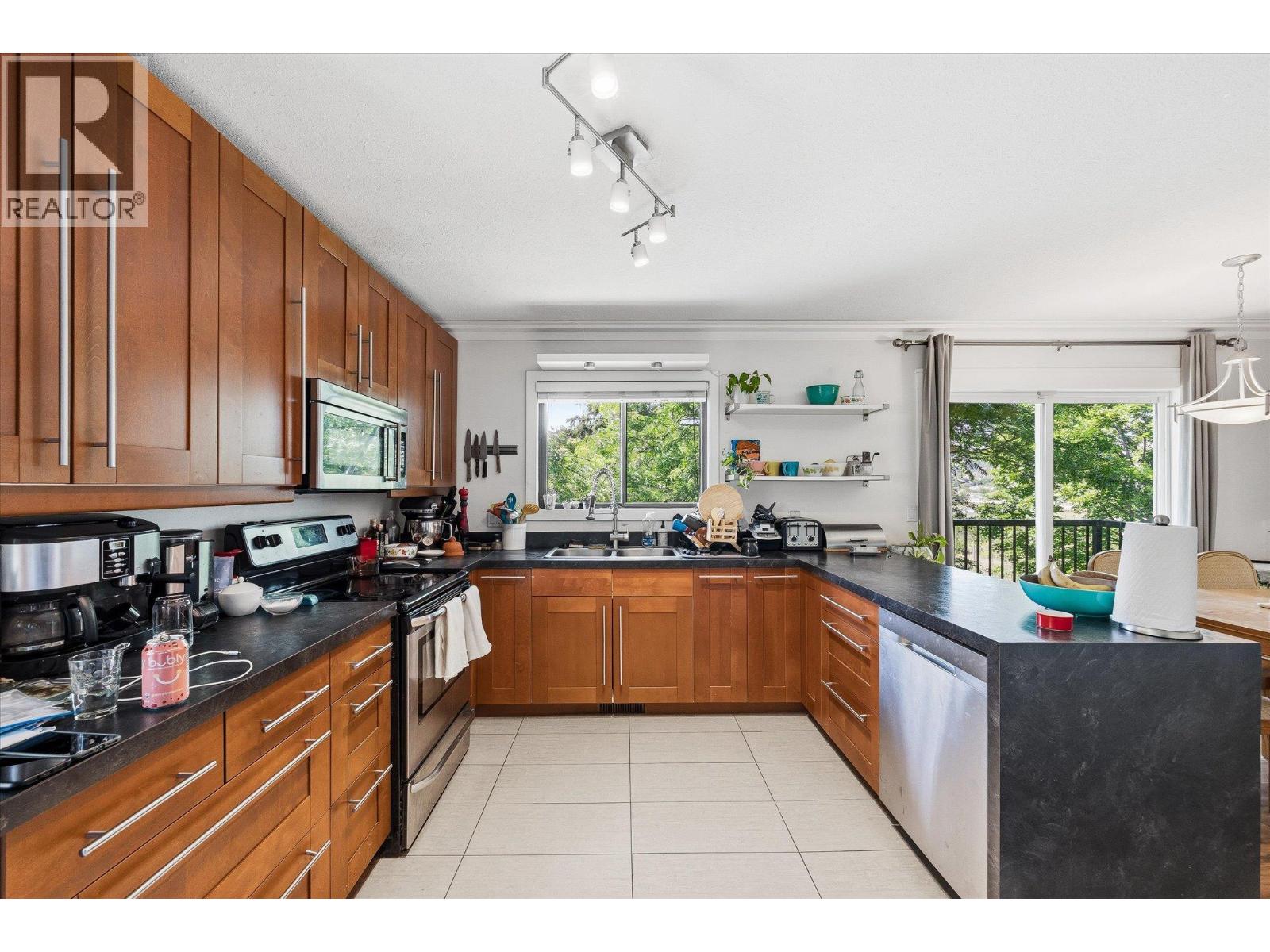 319 Valley Road, Kelowna, British Columbia  V1W 4C5 - Photo 32 - 10390338