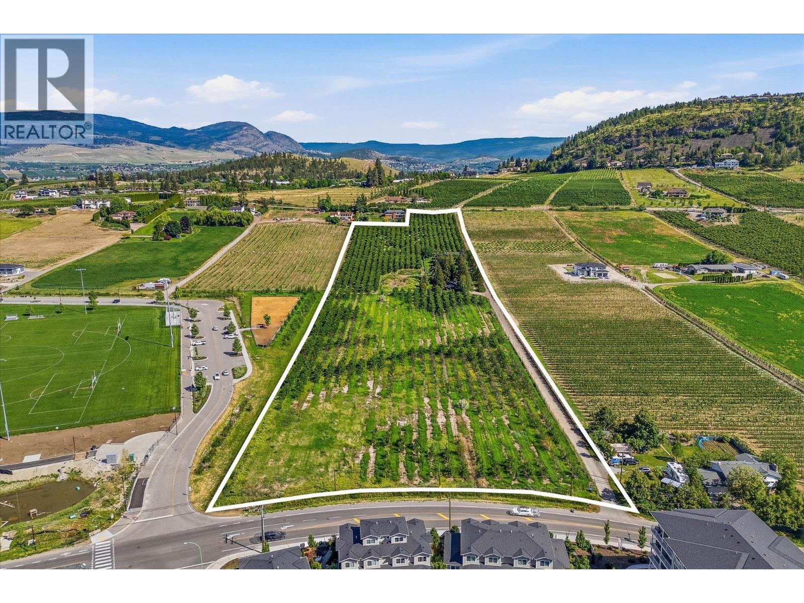 319 Valley Road, Kelowna, British Columbia  V1W 4C5 - Photo 3 - 10390338