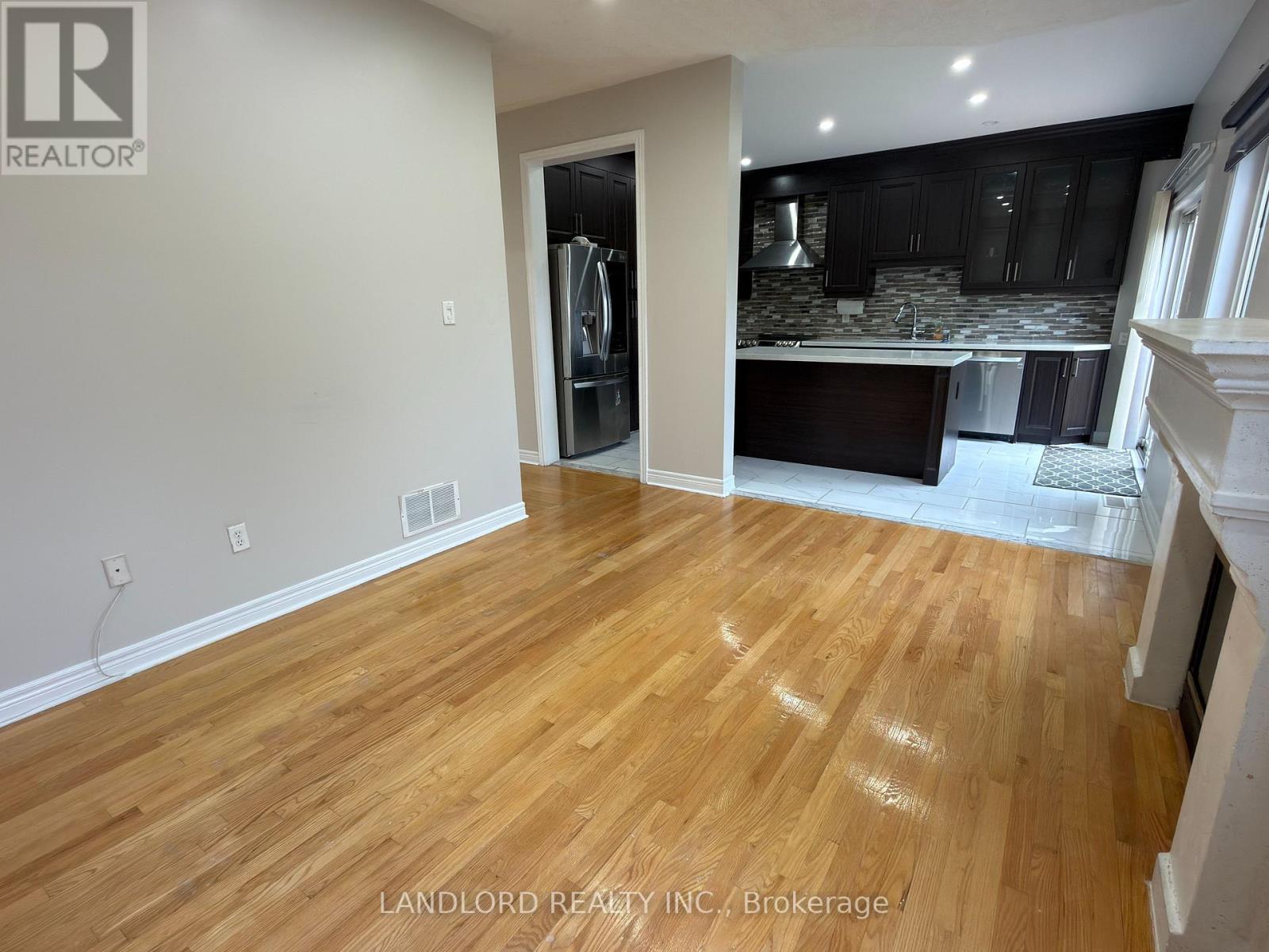 12 Cricket Mews, Toronto (Rouge), Ontario  M1X 2E3 - Photo 4 - E13800382