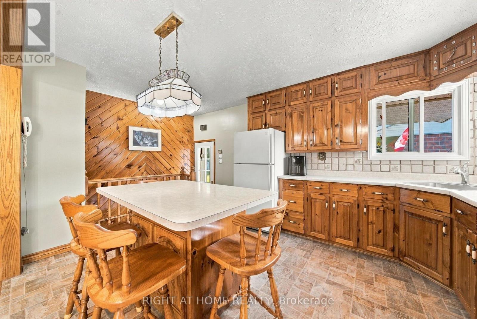 1013 Tay Point Road, Penetanguishene, Ontario  L9M 2C6 - Photo 13 - S13800392