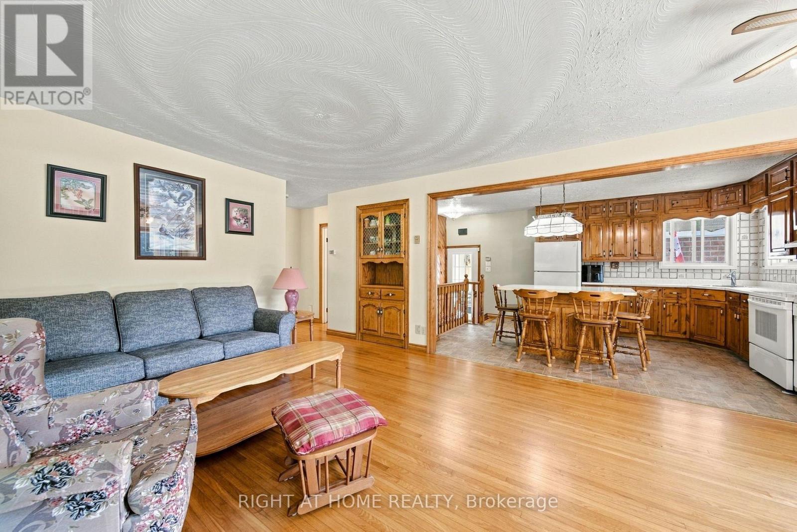1013 Tay Point Road, Penetanguishene, Ontario  L9M 2C6 - Photo 9 - S13800392