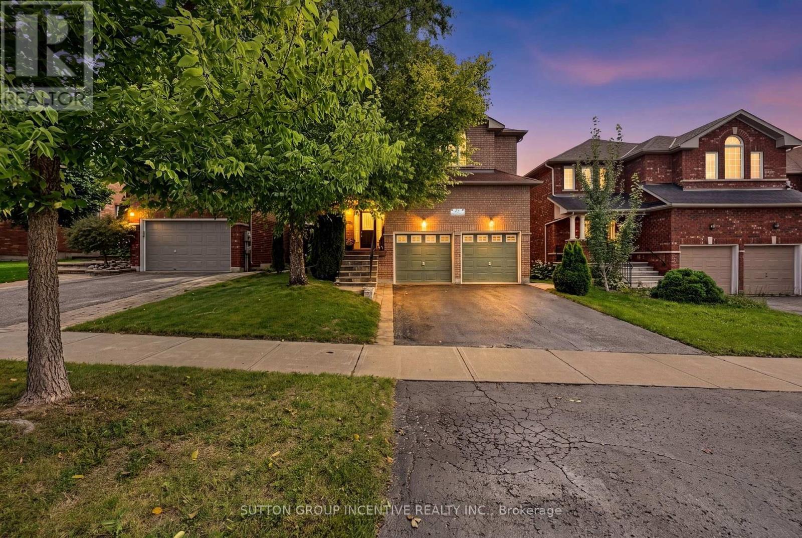 23 PRINCE OF WALES DRIVE, Barrie, Ontario