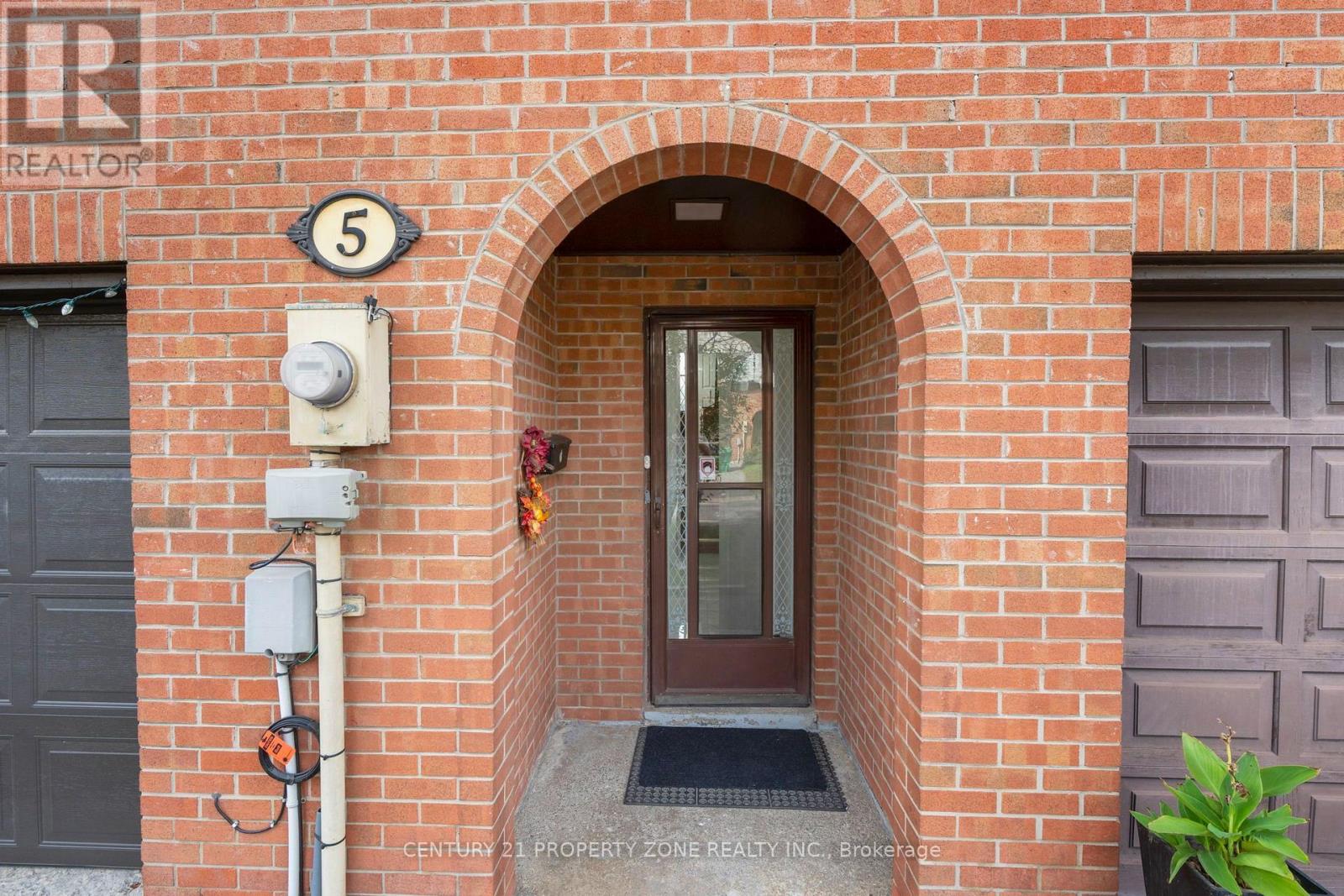 5 BRIAR PATH, Brampton, Ontario