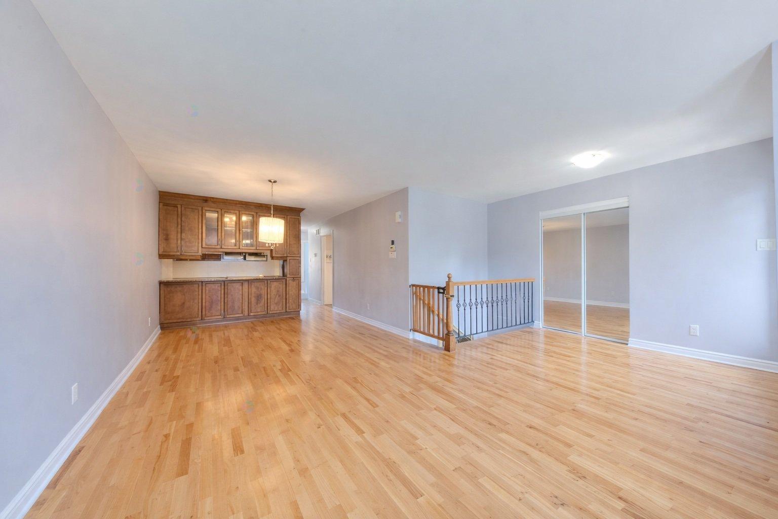 270 Rue Barnett Dollard-des-Ormeaux Quebec Canada H9G3C7 2