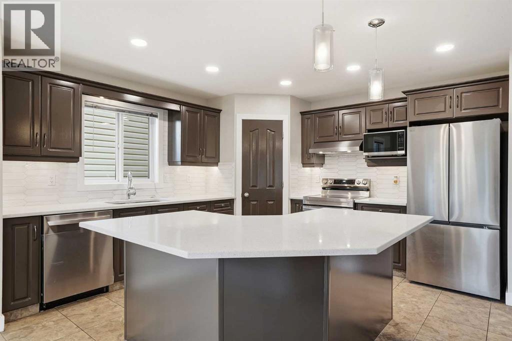 44 Bridlewood Road SW, Calgary, Alberta T2Y 3P8 - Photo 9 - A2345759