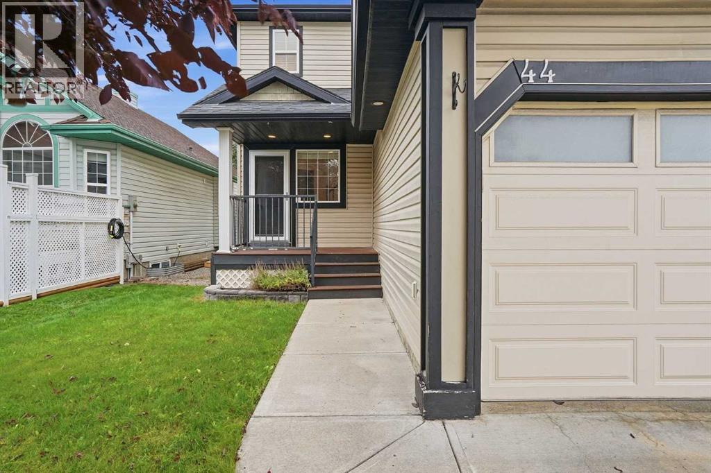 44 Bridlewood Road SW, Calgary, Alberta T2Y 3P8 - Photo 2 - A2345759